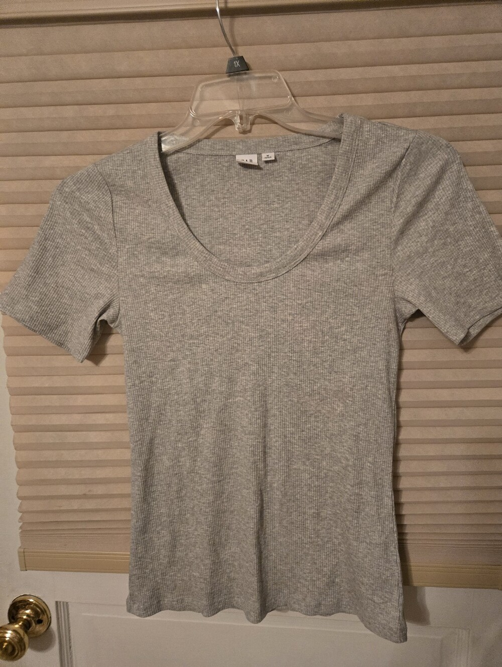 GAP Heather Gray Ribbed Scoop Neck Tee